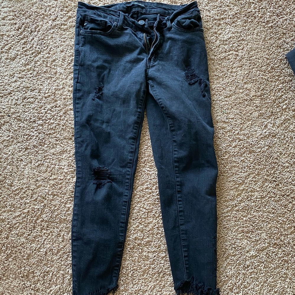 Black cropped jeans